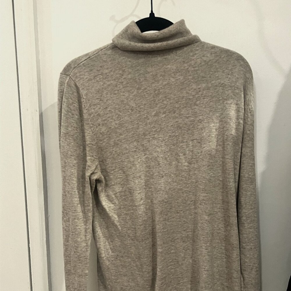 H&M Men's Slim Fit Fine-knit Turtleneck Sweater I Color: Taupe I Size: S
